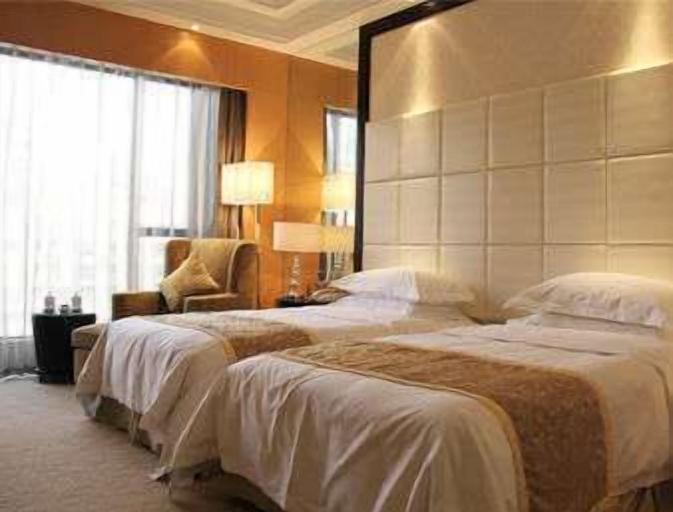 Weifang Ramada Plaza Hotel Exterior photo