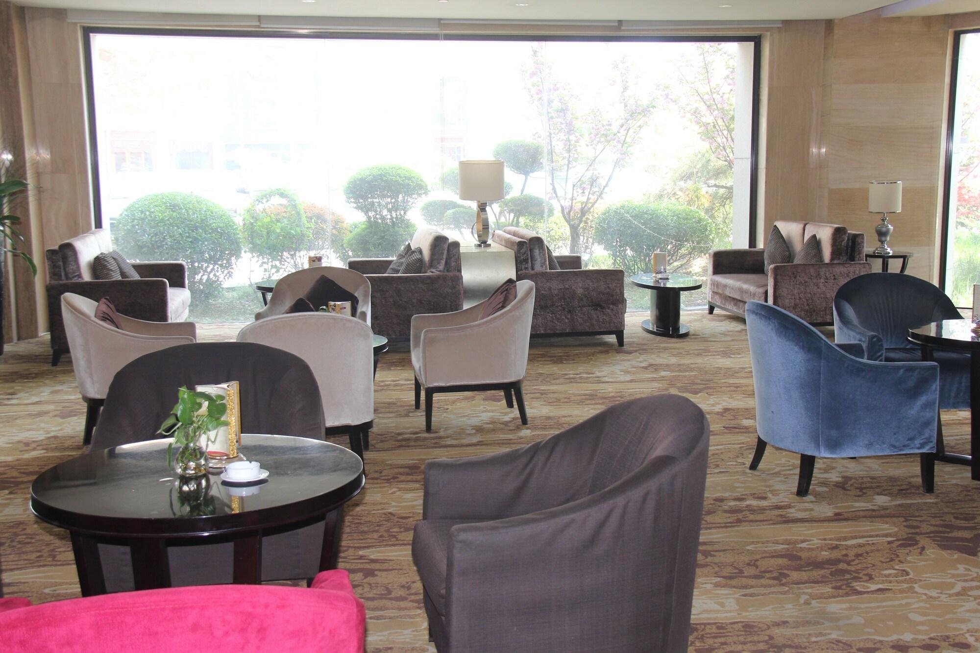 Weifang Ramada Plaza Hotel Exterior photo