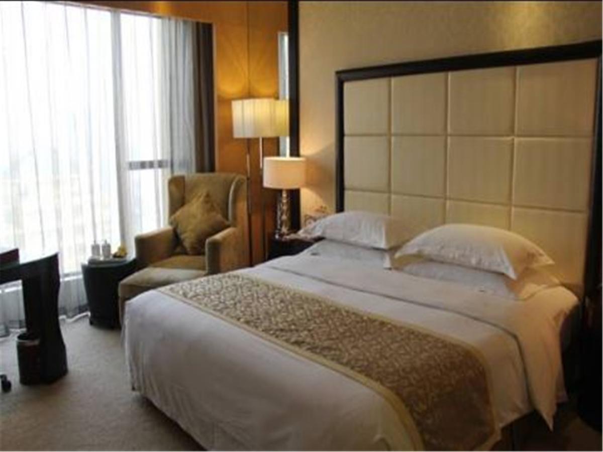 Weifang Ramada Plaza Hotel Exterior photo